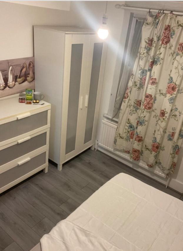 Cozy Rooms 25 Min Liverpool Street Лондон Экстерьер фото